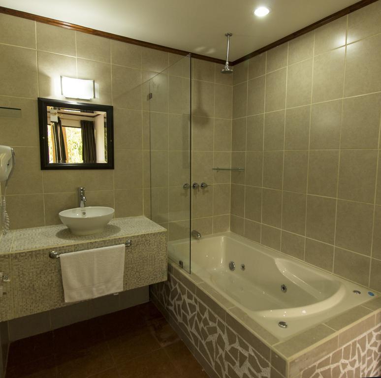 Copacabana Hotel And Suites (Adults Only) Хако Номер фото