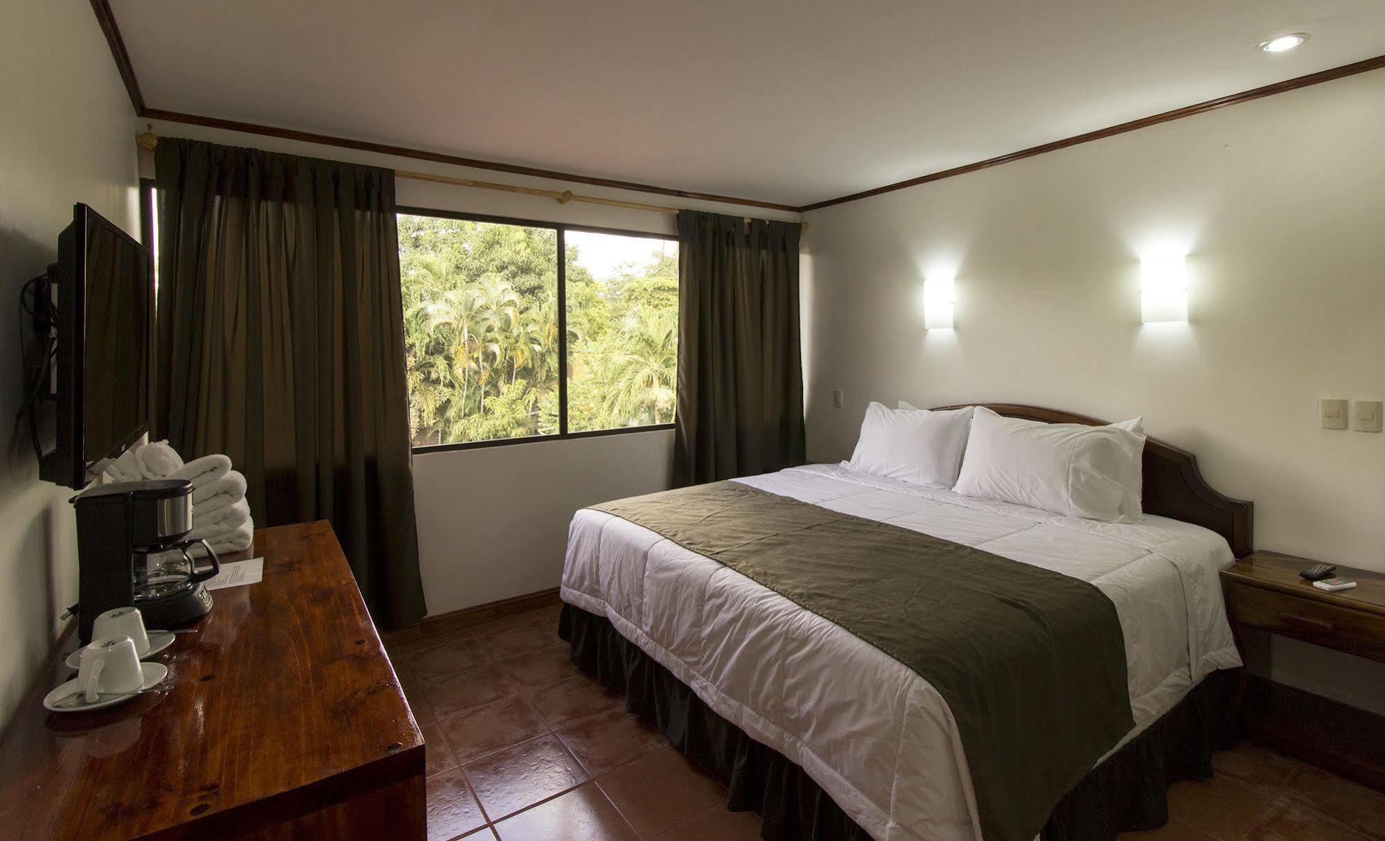 Copacabana Hotel And Suites (Adults Only) Хако Экстерьер фото